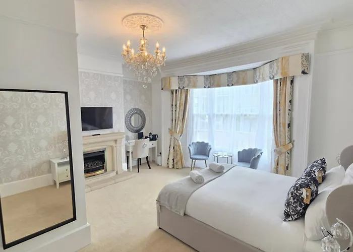Hotels with a view Beaufort Lodge - Central Location & Free Parking
