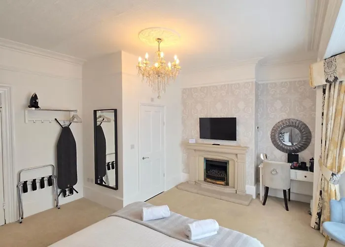 Beaufort Lodge - Central Location & Free Parking