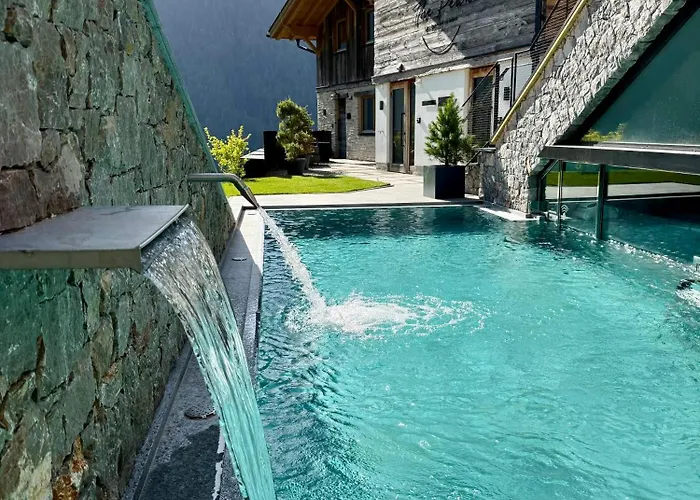 Chalets - The Peak