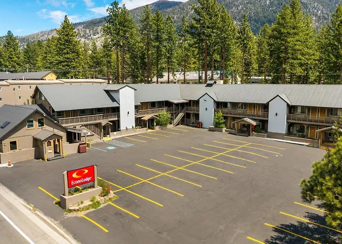 Econo Lodge Inn & Suites Heavenly Village Area