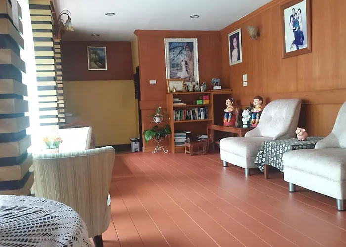 Little Guest House Hotel