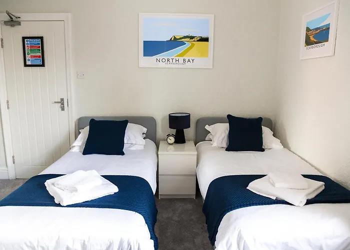 Guests house Kingsway Guesthouse - A Selection Of Single, Double And Family Rooms In A Central Location