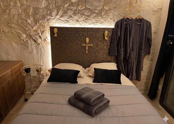 Caporizon-Lov'BNB-La seule Love House de Dordogne
