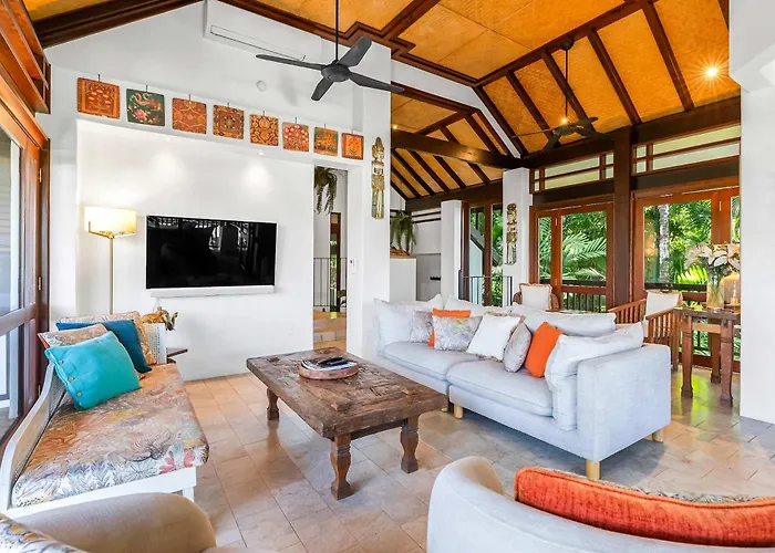 Palm Bliss Villa - A Central Balinese Pool Oasis