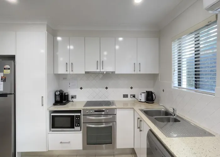 La Bella Vita 26 Landsborough St Swr
