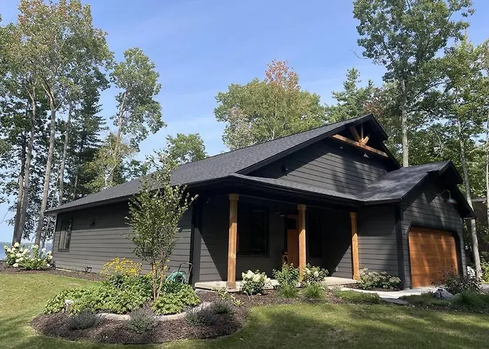 Fox'S Den Fence Lake Home - Private With Lake View