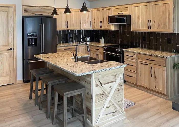 Fox'S Den Fence Lake Home - Private With Lake View