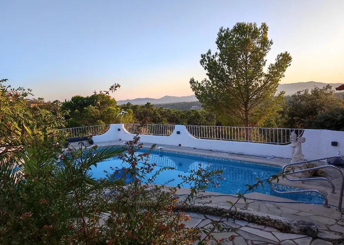 Villa Avec Piscine Privative, Domaine Prive Du Capitou, Frejus