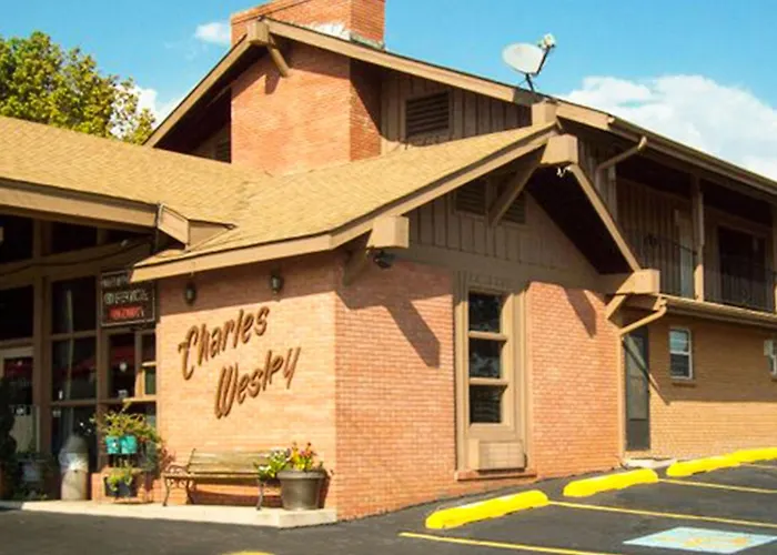 Charles Wesley Motor Lodge Downtown Broken Bow- Hochatown