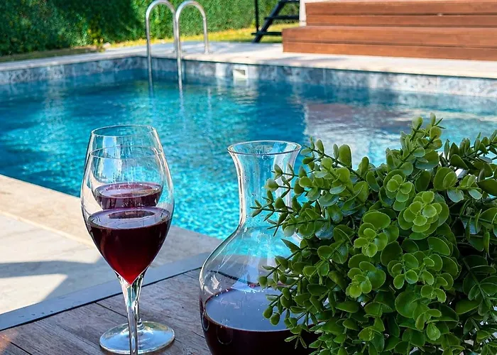 Almond Villas Üç Yatak Odalı