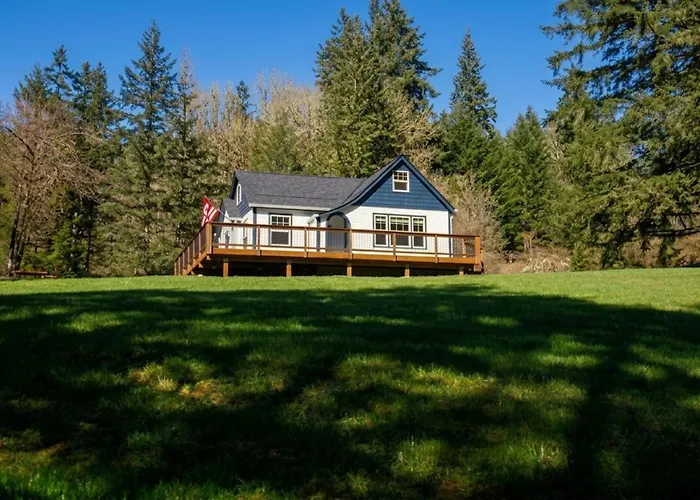 Retreat Near Lewis River Dog-Friendly Adventures