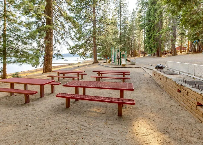 Near Beaches & Boat Launches! Lake Almanor Getaway
