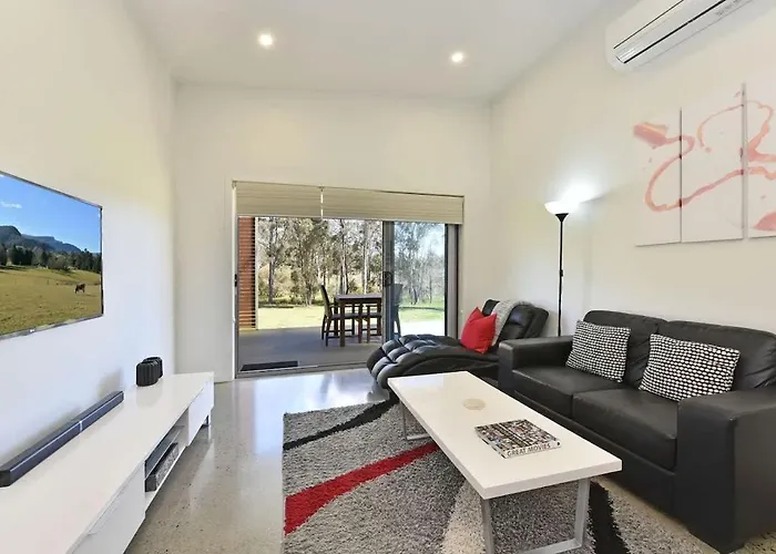 Ironbark Hill Villa 1 Tyrian