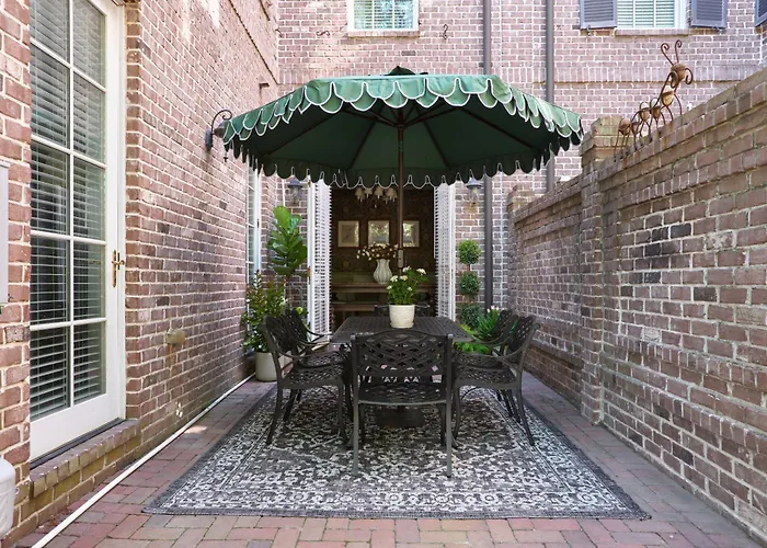 Beautiful 3Bed Townhome In Historic Downtown Savannah