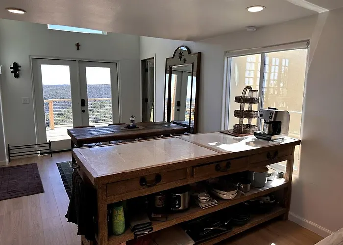 Peaceful Cottage Retreat With Incredible Views In The Hills Near Leakey, Texas