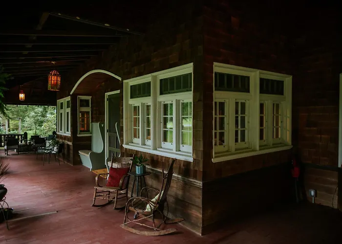 Blankenburg House - Refined Rustic Forest Serenity