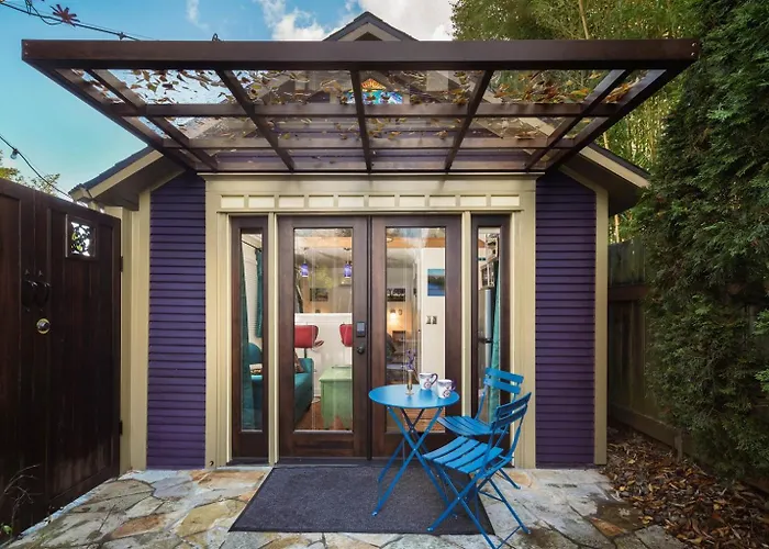 Secluded Patio Cottage Right By All The Action