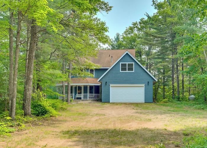 Lakefront Minocqua Getaway: Dock, Game Room!