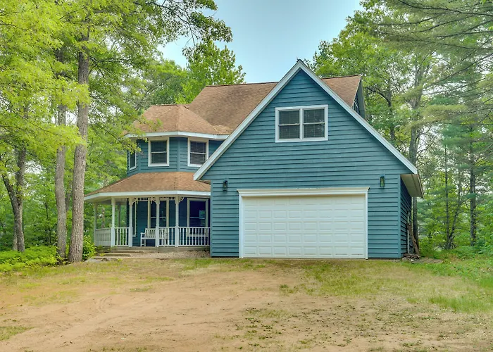 Lakefront Minocqua Getaway: Dock, Game Room!