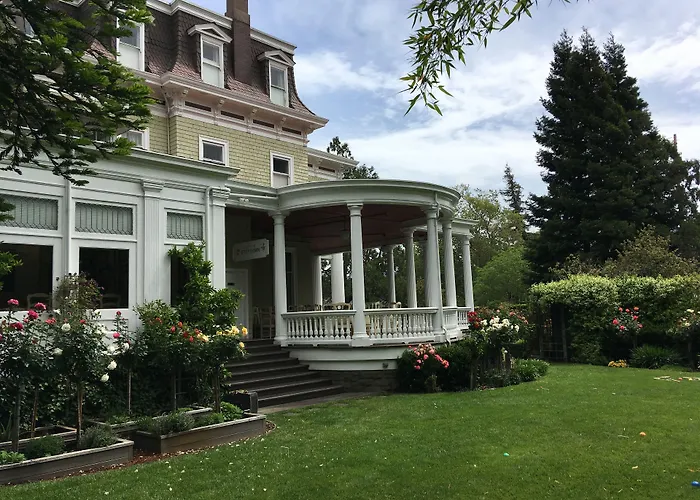Churchill Manor