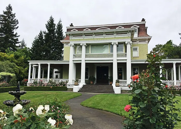 Churchill Manor