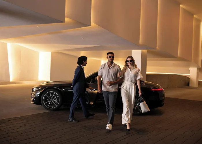 Ritz-Carlton,