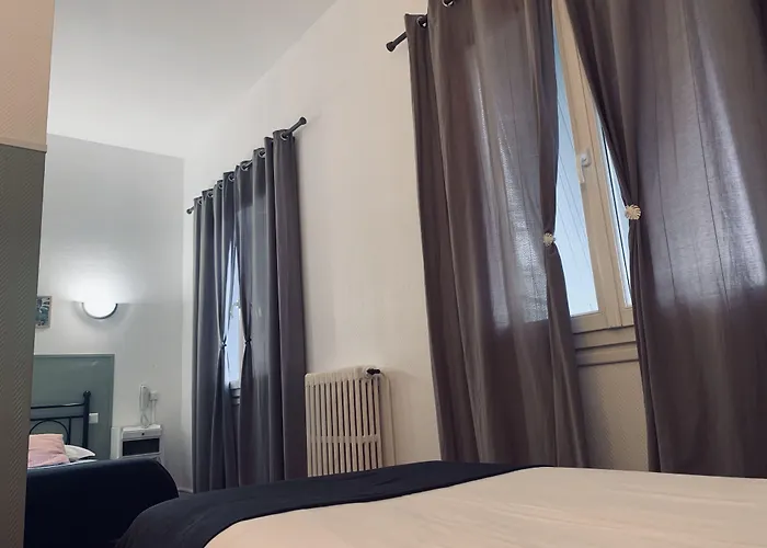 Hotel Trianon Tours