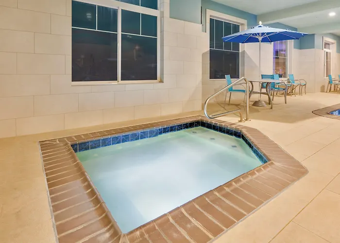 Holiday Inn Express & Suites Seaside Convention Center By Ihg