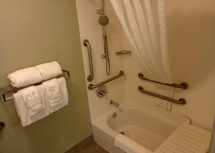 Bed and Breakfast Country Inn & Suites By Radisson, Portland International Airport, Or