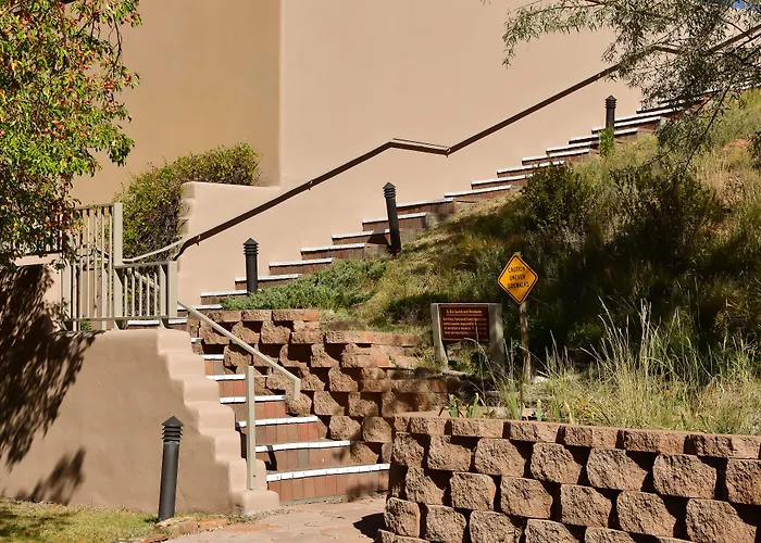 Fort Marcy Suites By All Seasons Lodging