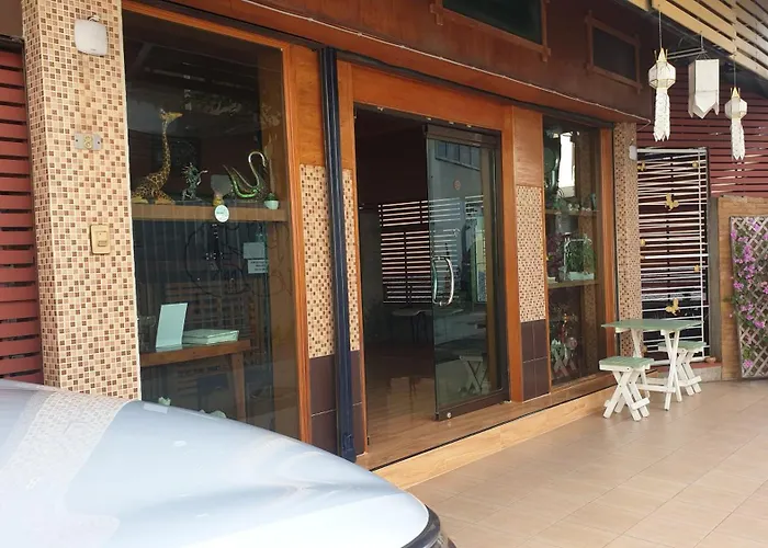 Little Guest House Hotel