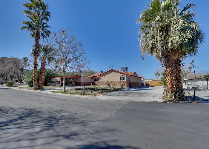 Elegant Home With Pool Table 3 Mi To Vegas Strip!