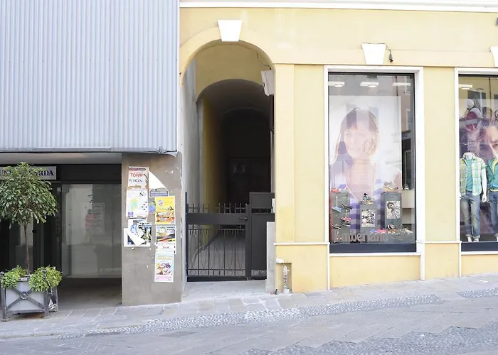Hotel adatto agli animali: Piazza Azuni 18 Guest House