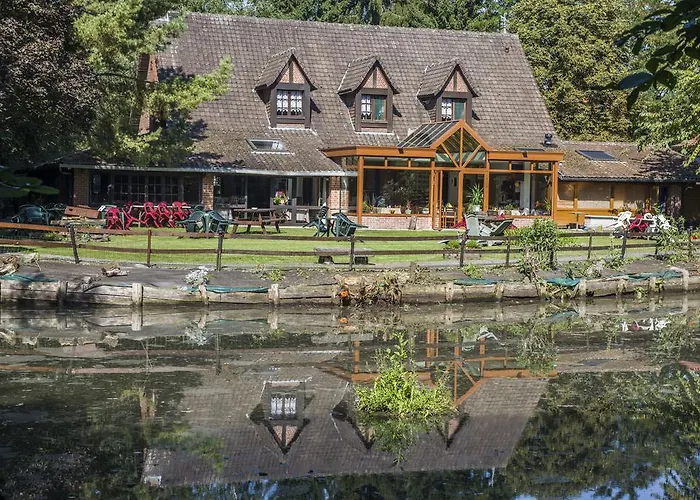 AUBERGE du BORD des EAUX - Demi-pension assurée sur réservation