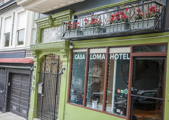 Cheap hotel: Casa Loma Hotel