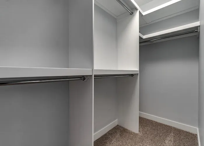 Three-Bedroom House With Walk-In Closet #29 Sunalta Downtown