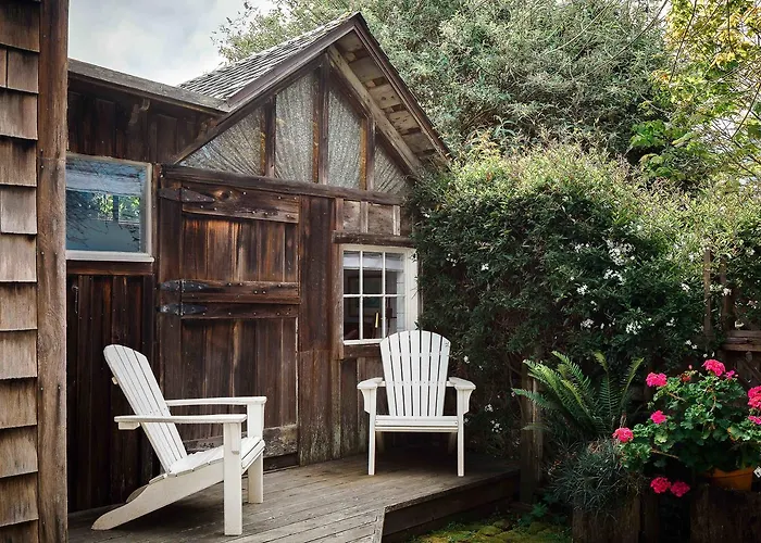 Beach hotel: Inns Of Mendocino