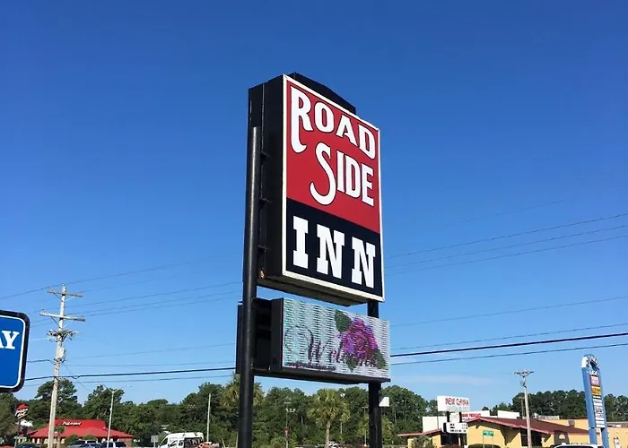 Motel: Road Side Inn