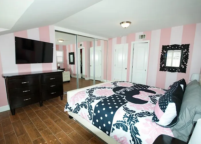 Minnie'S House