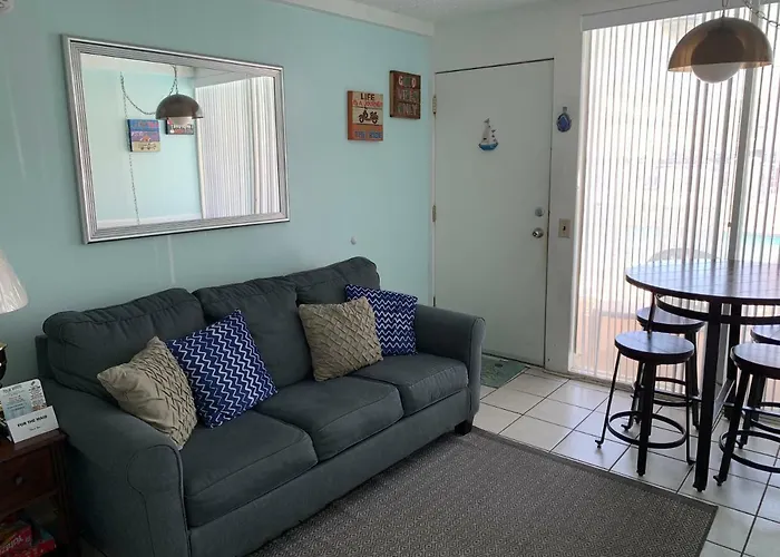 Hotel with view: Four Winds Condo Motel