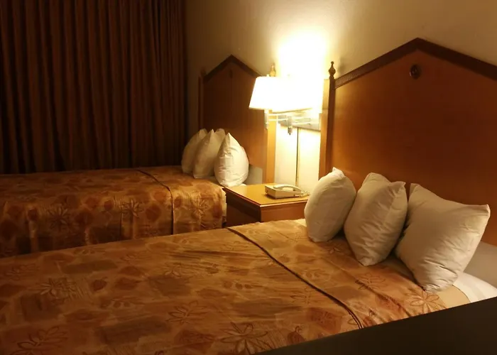 Motel: Lotus By Hotel Inn - Hot Springs