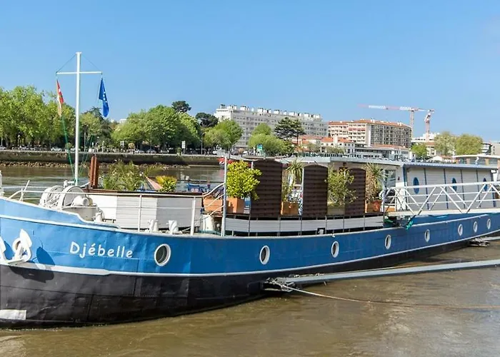 Péniche DJEBELLE