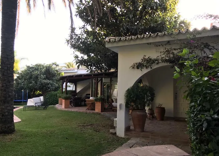 Villa With Heated Pool And Jacuzzi Close To Puerto Banus And Beach