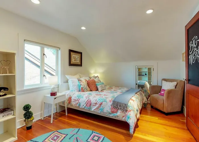 Vacation home: Green Lake Awaits
