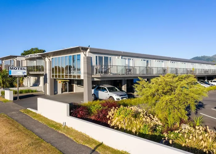 Hotel near College: Lake Taupo Motor Inn