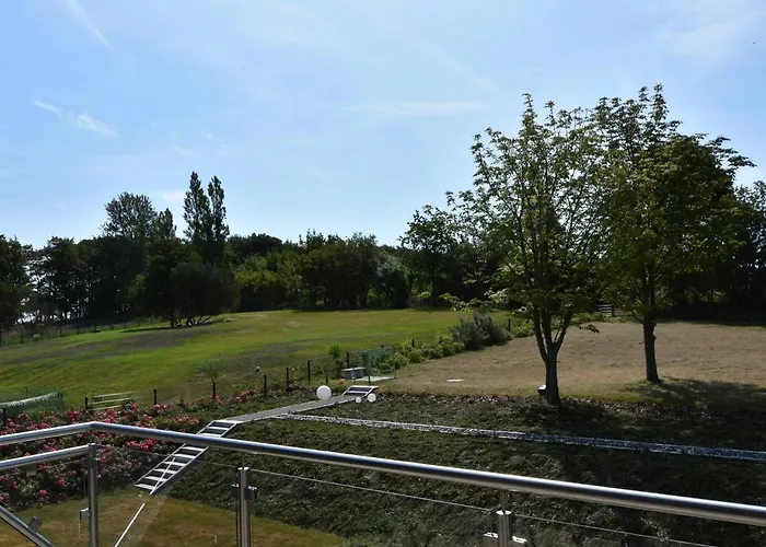 Exklusive Reetdach-Villa Ostseefrische