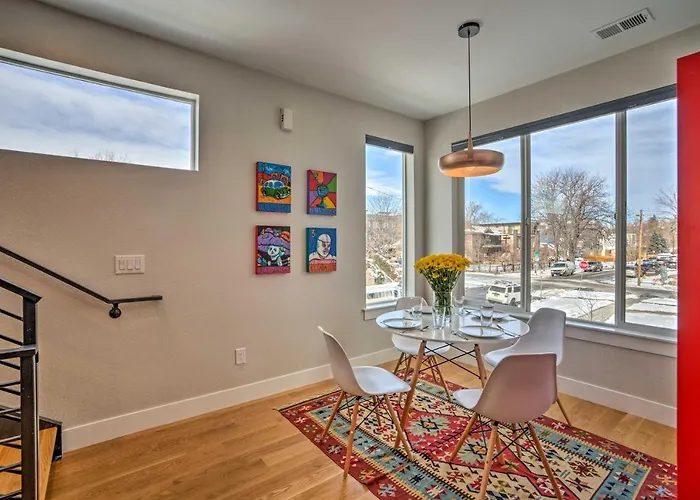 Fully Loaded Denver Townhome 1 Block To Mile High