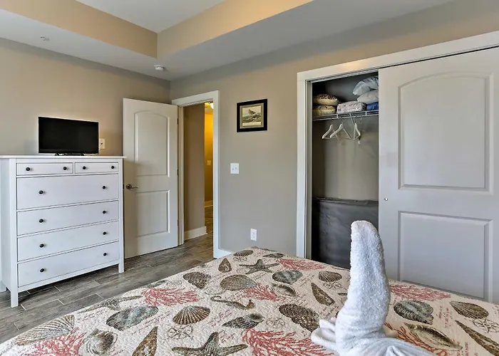 Myrtle Beach Home With Pool Access - Walk To Beach!