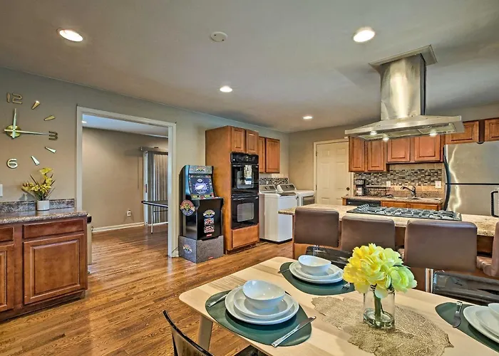 Urban Oasis With Game Room, 6 Miles To Downtown Atl