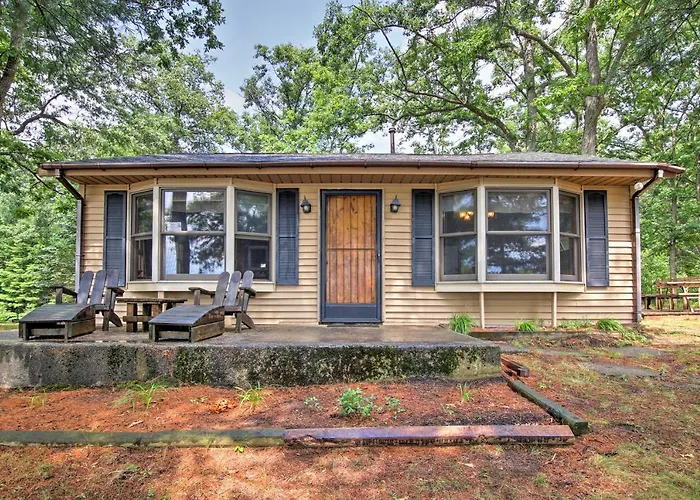 Baldwin Cabin W/ Private Beach On Little Lake!